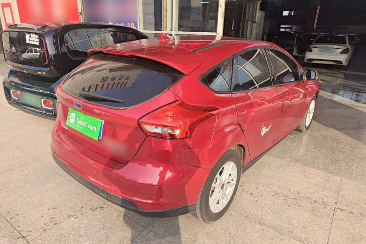 福特 福克斯 2017款 两厢 1.6L 自动风尚型智行版车身外观7