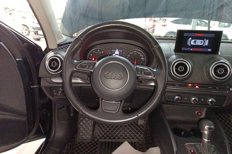 奥迪A3 2016款 Limousine 35 TFSI 领英型中控内饰13