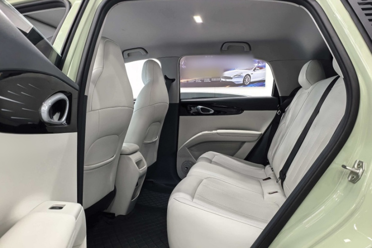 吉利银河 星愿 2025款 UP 410km 探索版中控内饰7005