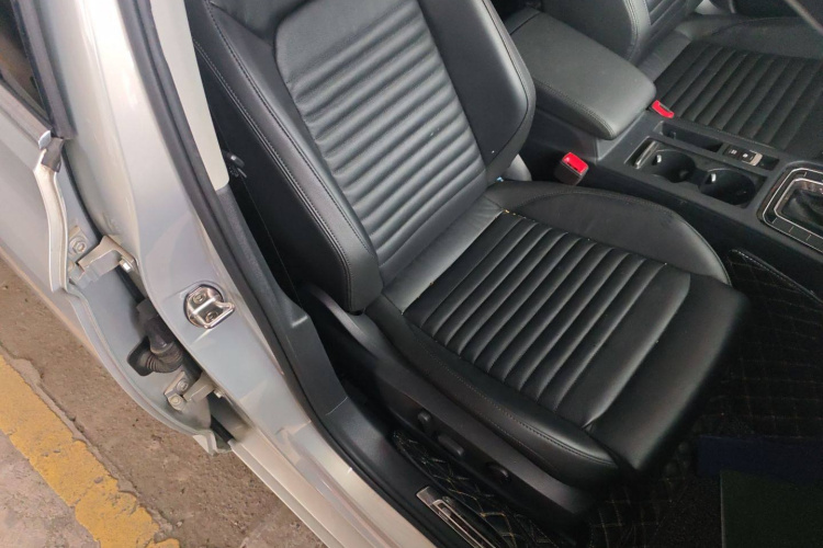 大众 迈腾 2018款 330TSI DSG 领先型局部细节41