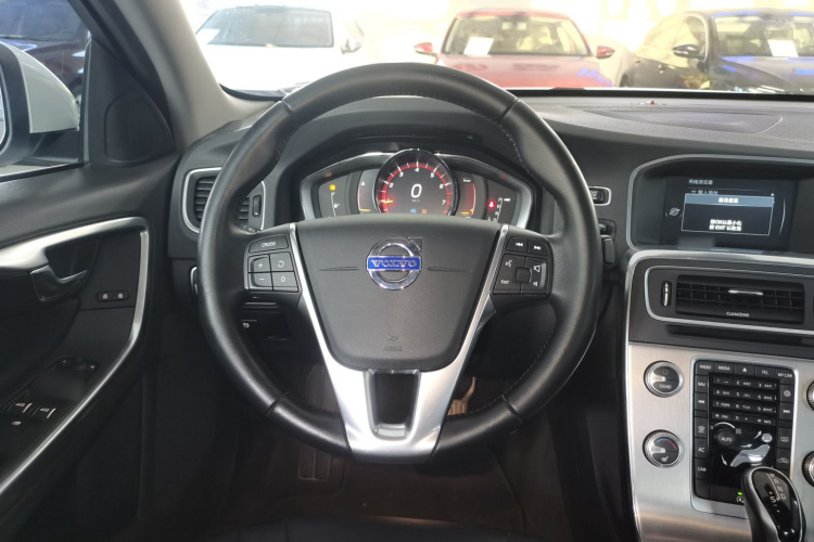 沃尔沃S60 2017款 S60L T4 智远版中控内饰13