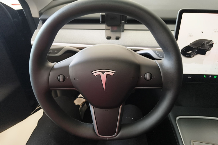 特斯拉 Model Y 2023款 后轮驱动版中控内饰13