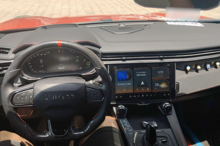 领克05 2020款 2.0TD 四驱劲Halo中控内饰12