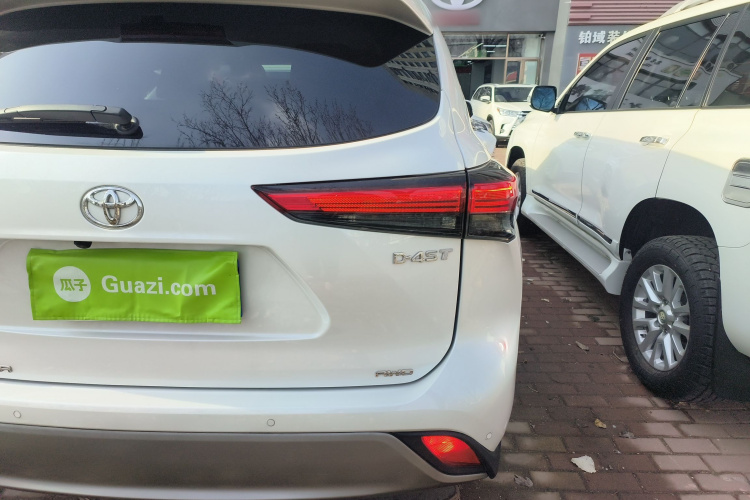 丰田 汉兰达 2022款 380T 四驱尊贵版 7座车身外观6006