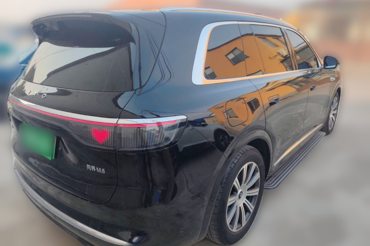 鸿蒙智行 问界M8 2025款 增程 Max+版 53.4kWh 6座版车身外观6005