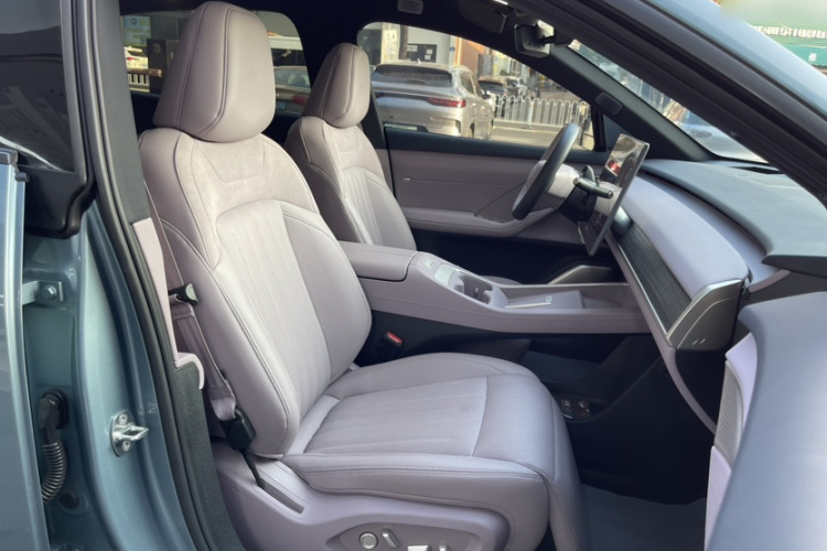 乐道L60 2024款 60kWh 后驱版中控内饰7003