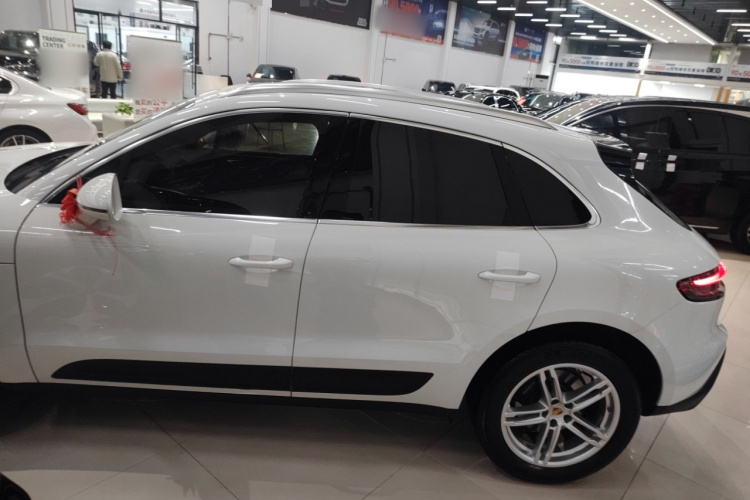 保时捷 2024款 Macan 2.0T车身外观4