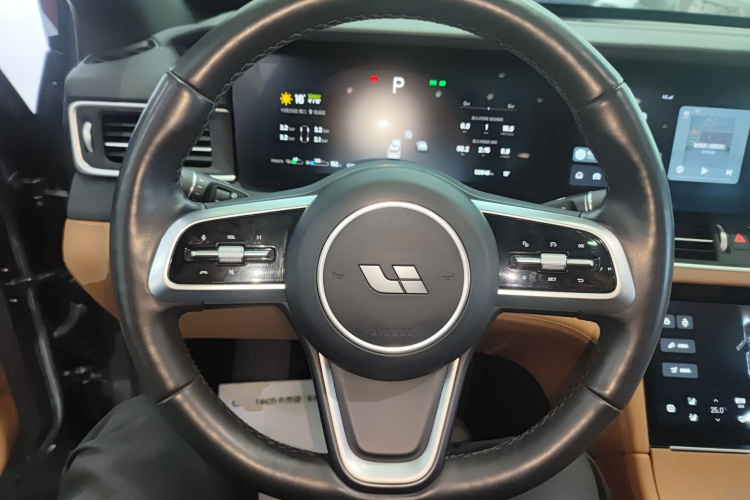 理想汽车 理想ONE 2021款 增程6座版中控内饰13