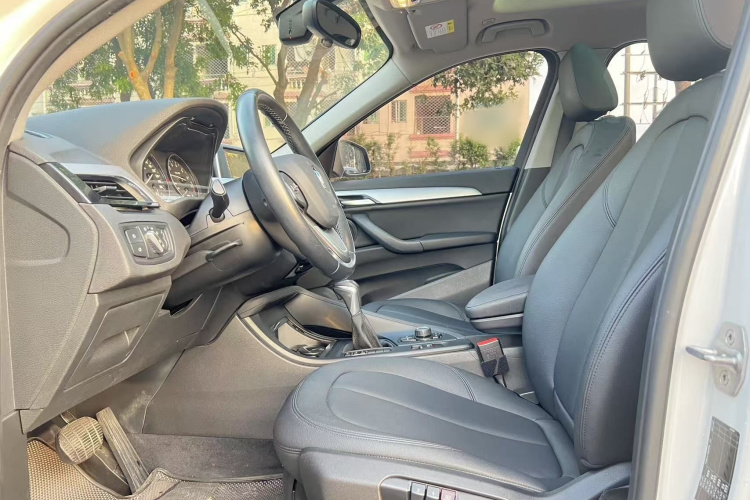 宝马X1 2018款 sDrive20Li 领先型中控内饰7002