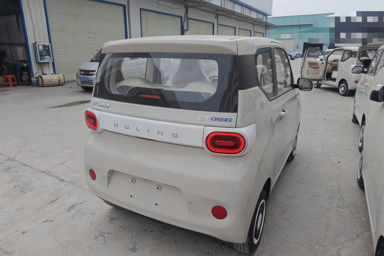 五菱汽车 宏光MINIEV 2024款 第三代 215km 青春版车身外观7