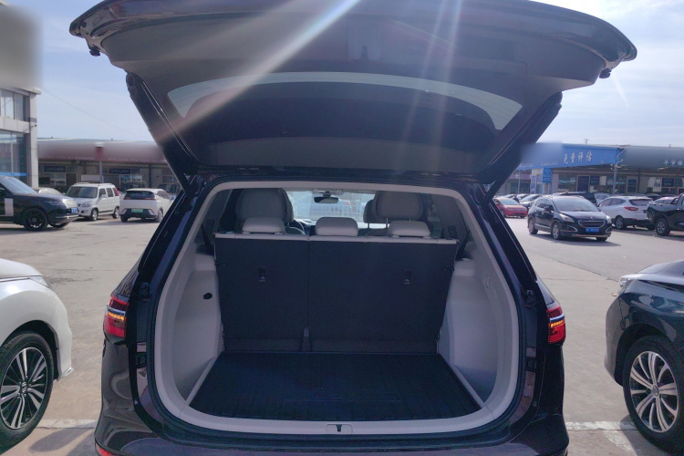 大众 威然 2022款 380TSI 尊贵版机舱底盘23