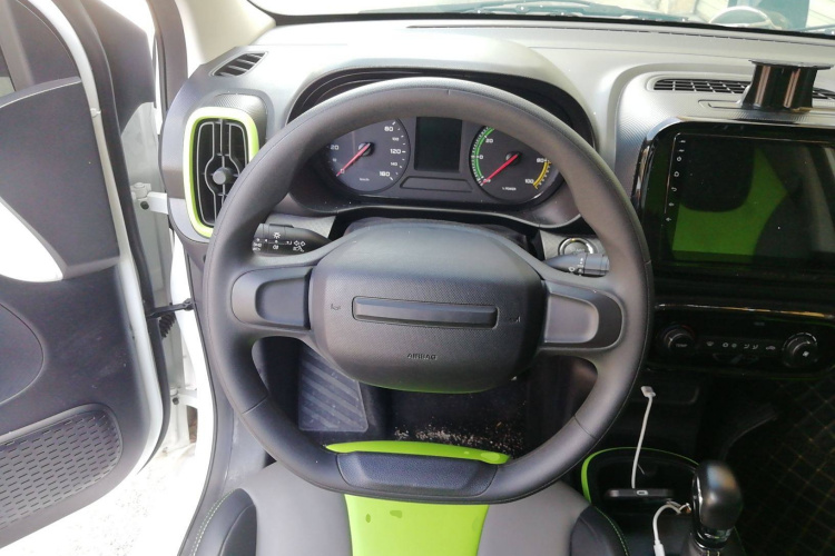 荣威 科莱威CLEVER 2021款 302km新四座超能版中控内饰13