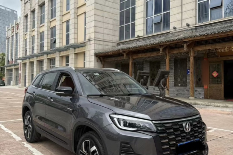 长安CS75 2024款 畅享版 1.5T DCT尊贵型车身外观6007