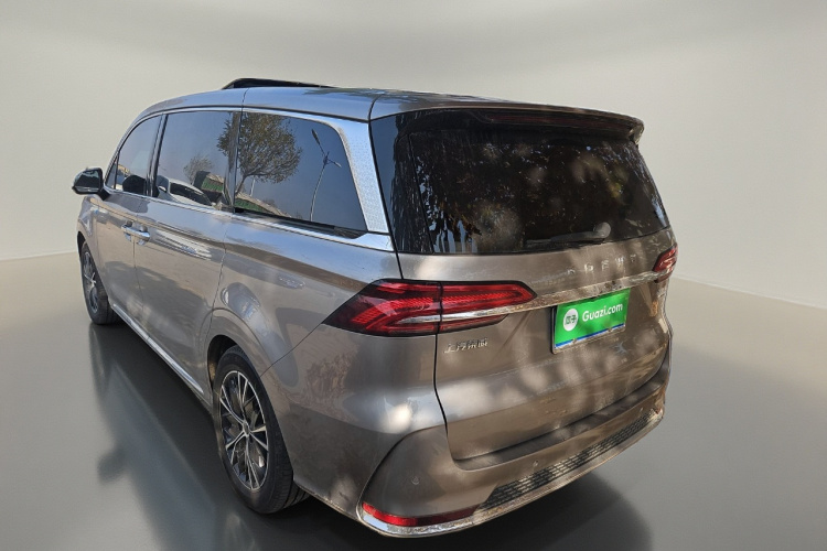 荣威iMAX8 2023款 400TGI 至享版车身外观5