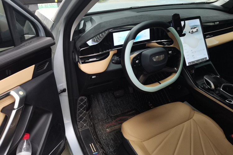 吉利汽车 博越L 2023款 1.5TD DCT尊贵型中控内饰20