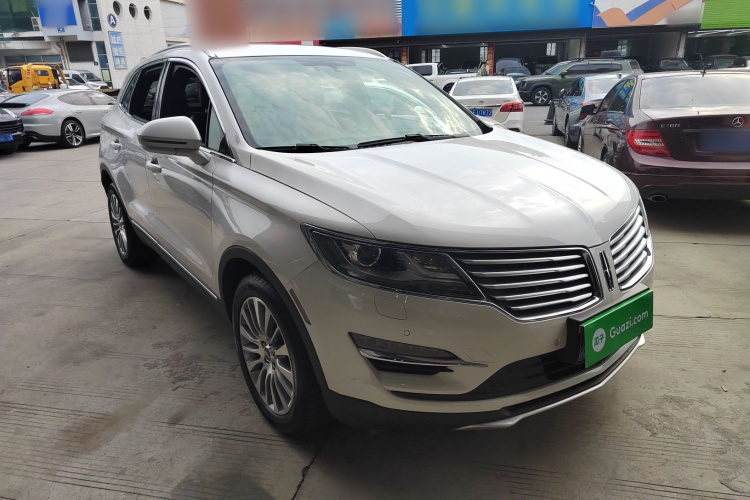 林肯MKC 2017款 2.0T 四驱尊雅版车身外观3