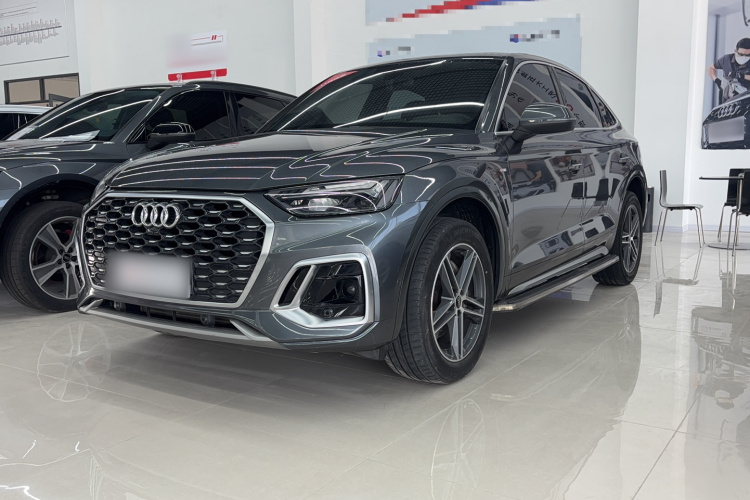 奥迪Q5L Sportback 2021款 40 TFSI 时尚型车身外观1