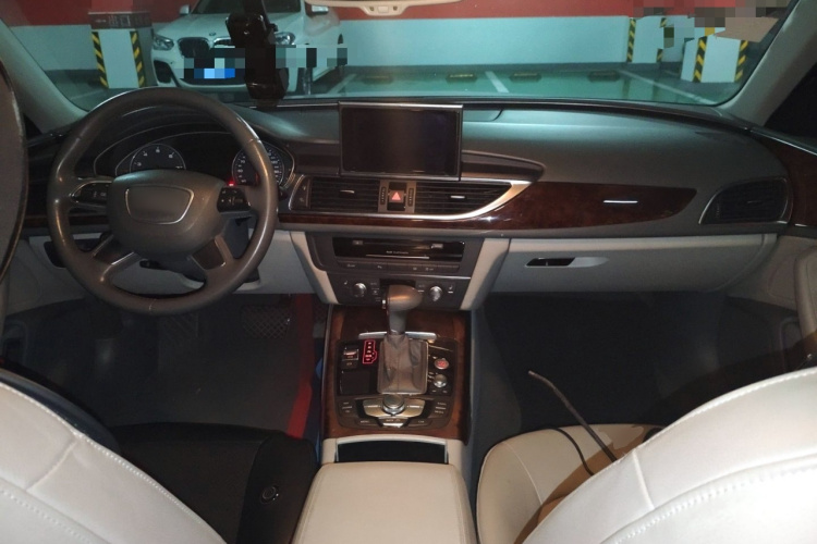奥迪A6L 2012款 30 FSI 舒适型中控内饰7002