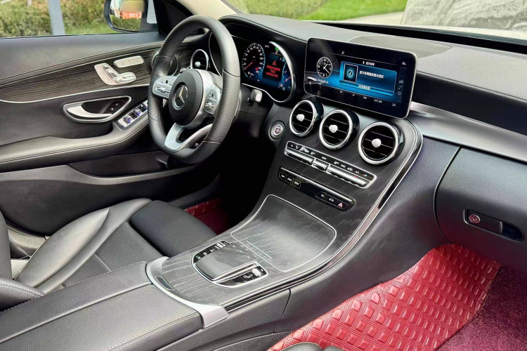 奔驰C级 2021款 C 260 L 运动版中控内饰7010