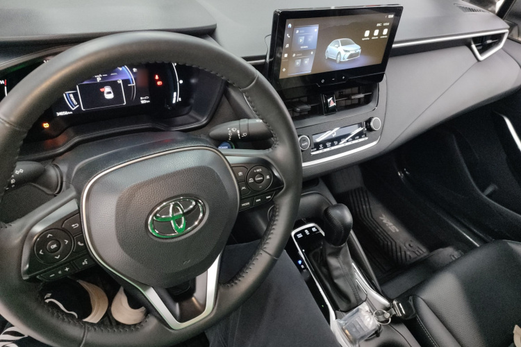 丰田 卡罗拉 2023款 1.8L 智能电混双擎 先锋版中控内饰12