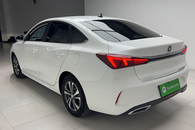 长安 逸动 2022款 PLUS 1.6L GDI 手动豪华型车身外观6006