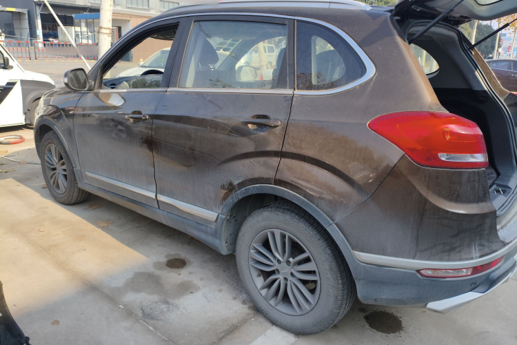 奇瑞 瑞虎5 2016款 2.0L CVT家悦版车身外观4