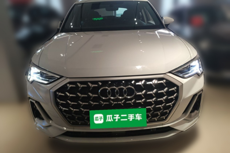 奥迪Q3 2024款 40 TFSI 时尚动感型车身外观2