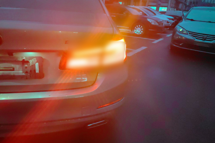 宝马5系 2018款 528Li 上市特别版车身外观6006