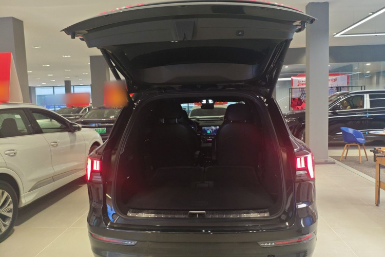 领克09 EM-P 2021款 2.0T PHEV Halo 六座机舱底盘23