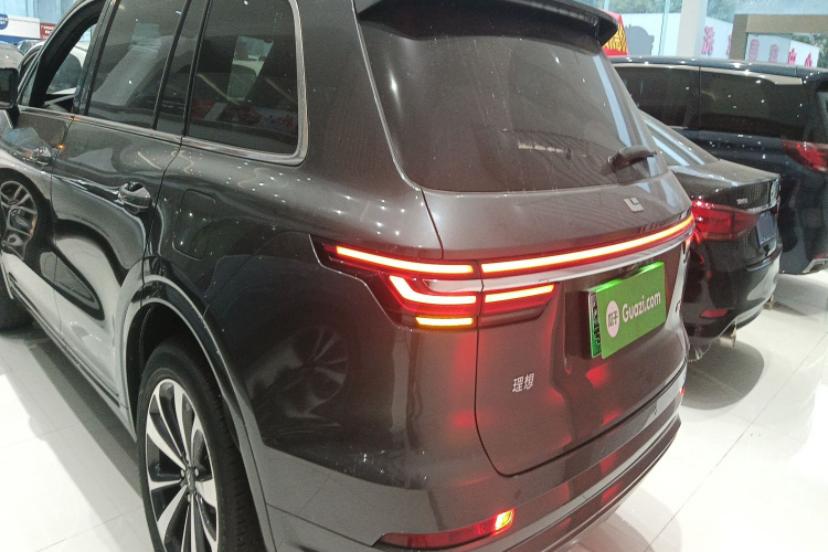 理想汽车 理想ONE 2020款 增程6座版车身外观6
