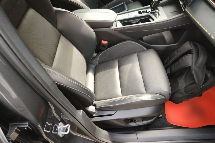 领克03 2025款 1.5TD DCT冠军版Pro局部细节41