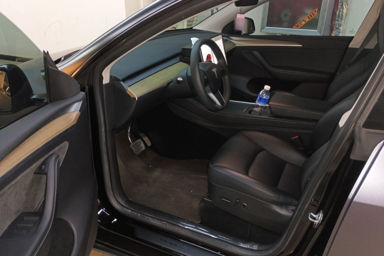 特斯拉 Model Y 2022款 改款 长续航全轮驱动版中控内饰20