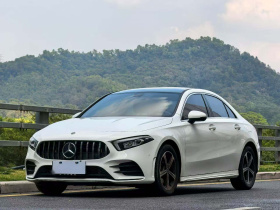 奔驰A级 2022款 改款三 A 200 L 运动轿车时尚型