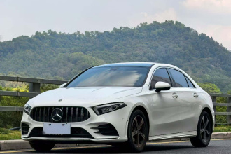 奔驰A级 2022款 改款三 A 200 L 运动轿车时尚型