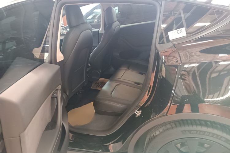 特斯拉 Model Y 2021款 标准续航后驱版中控内饰21