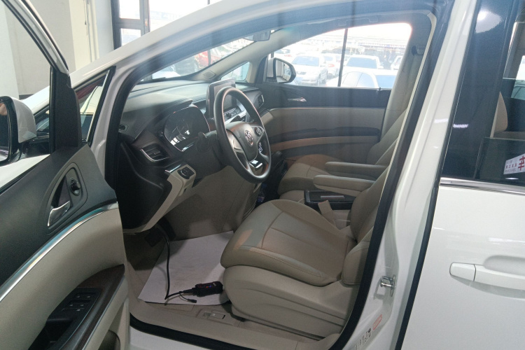 别克GL8 2022款 陆上公务舱 652T 舒适型局部细节19