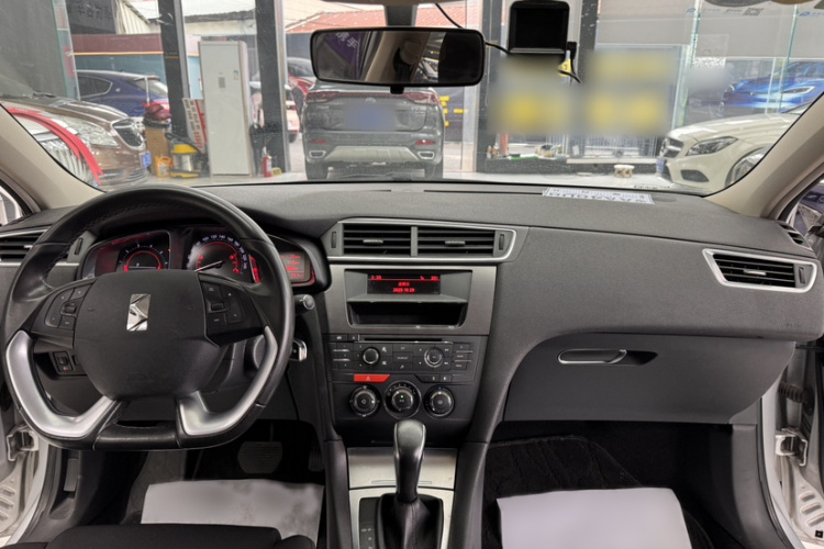 DS 5LS 2014款 1.8L 自动舒适版VTi140中控内饰7010