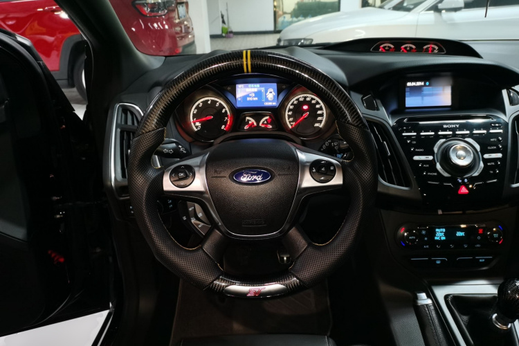 福特 福克斯(进口) 2013款 2.0T ST 标准版中控内饰13