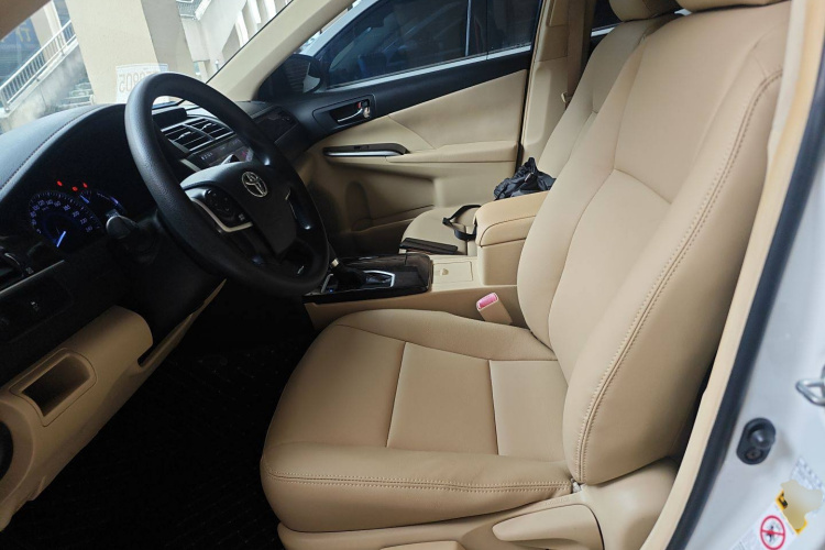 丰田 凯美瑞 2016款 2.0E 十周年纪念精英版中控内饰19