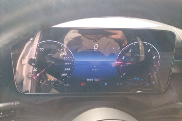 奔驰C级 2022款 C 200 L 运动版局部细节14