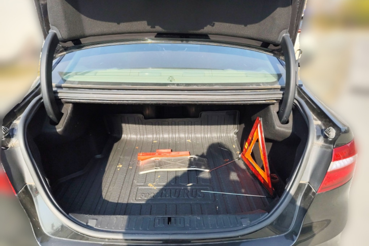 福特 金牛座 2018款 EcoBoost 245 卓越型 国V中控内饰23