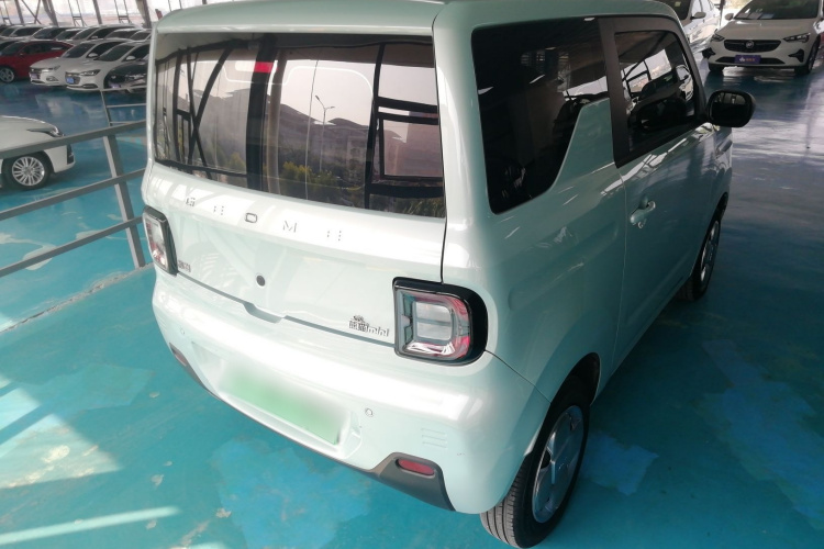 吉利银河 2024款 熊猫mini 200km 耐力熊车身外观7