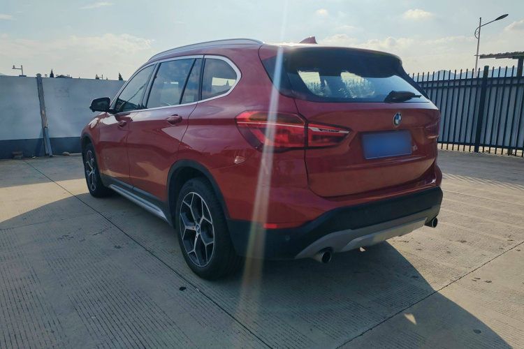 宝马X1 2018款 sDrive18Li 尊享型车身外观6003