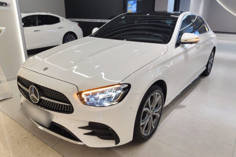 奔驰E级 2023款 E 300 L 运动豪华型车身外观1