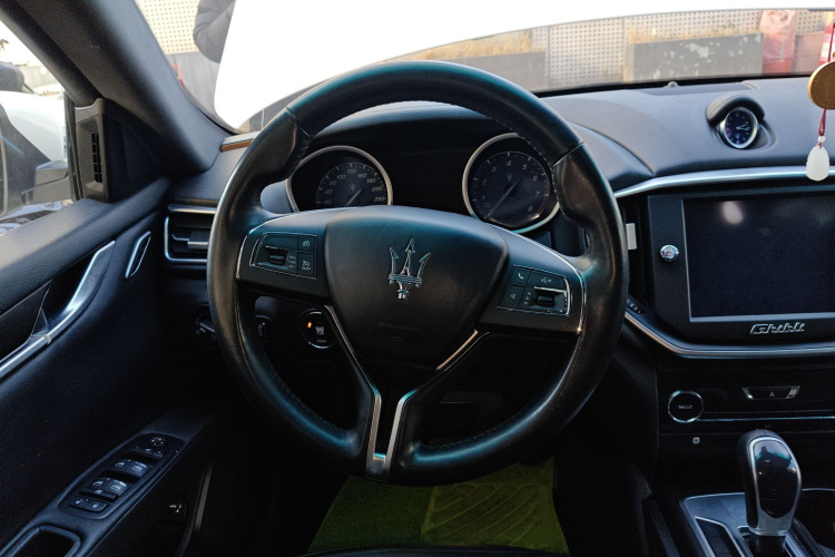 玛莎拉蒂 Ghibli 2014款 3.0T 标准版中控内饰13