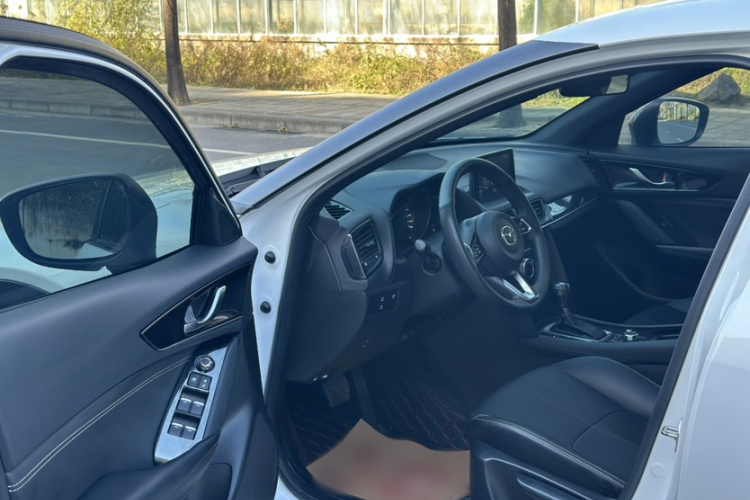 马自达CX-4 2021款 2.0L 自动两驱蓝天活力版中控内饰7002