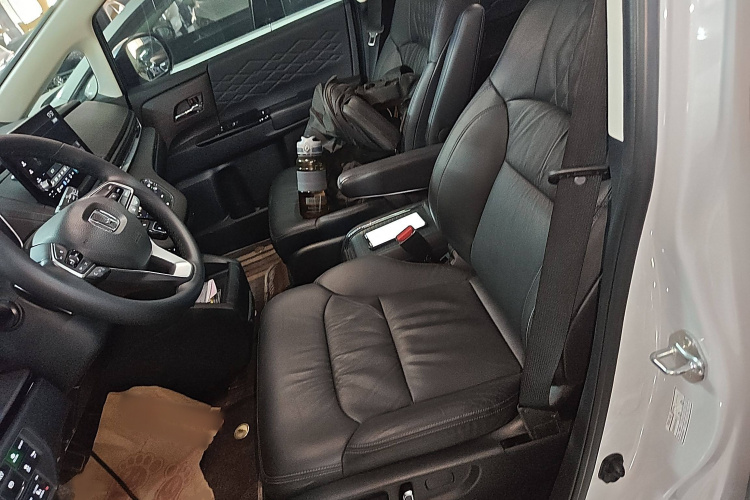 本田 艾力绅 2024款 2.0L e:HEV 豪华版局部细节19