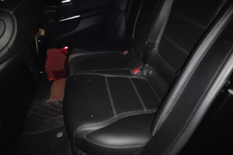 奔驰C级 2022款 改款 C 260 L中控内饰7004