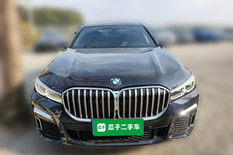 宝马7系 2019款 改款 740Li 领先型 M运动套装车身外观2
