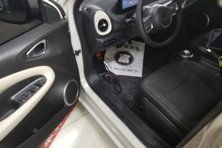 五菱汽车 五菱缤果 2023款 203km 轻享款中控内饰7003